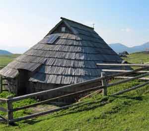 letna alpska (planinska) koča, velika planina